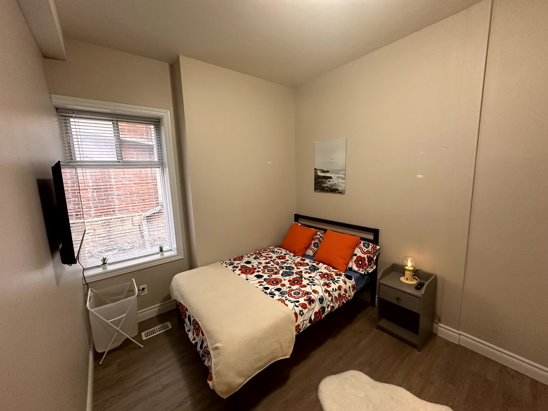Master Bedroom-1 - Earl St -  Toronto - Downtown