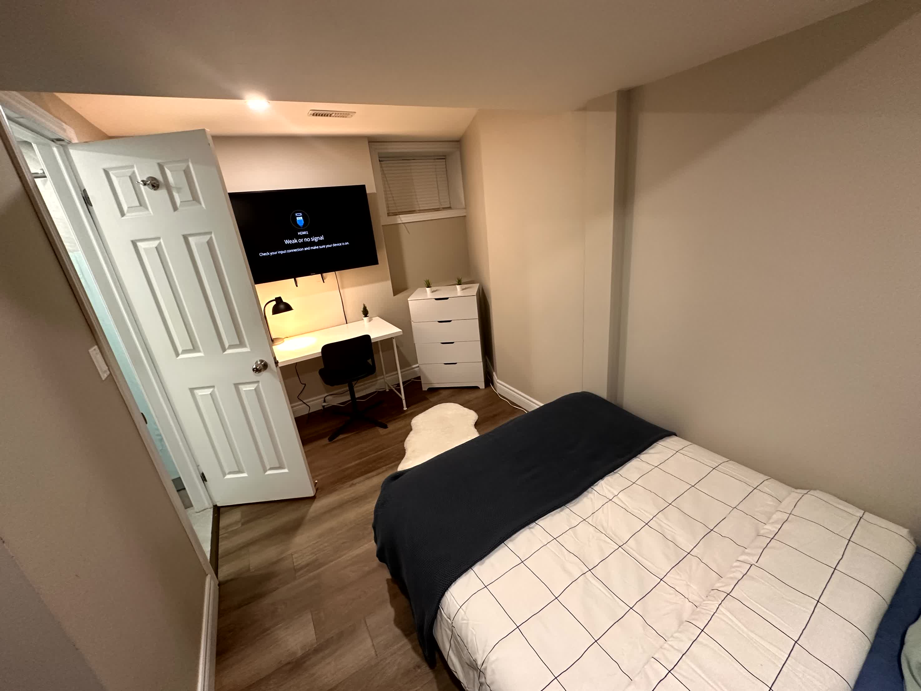 Master Bedroom-6 - Earl St -  Toronto - Downtown