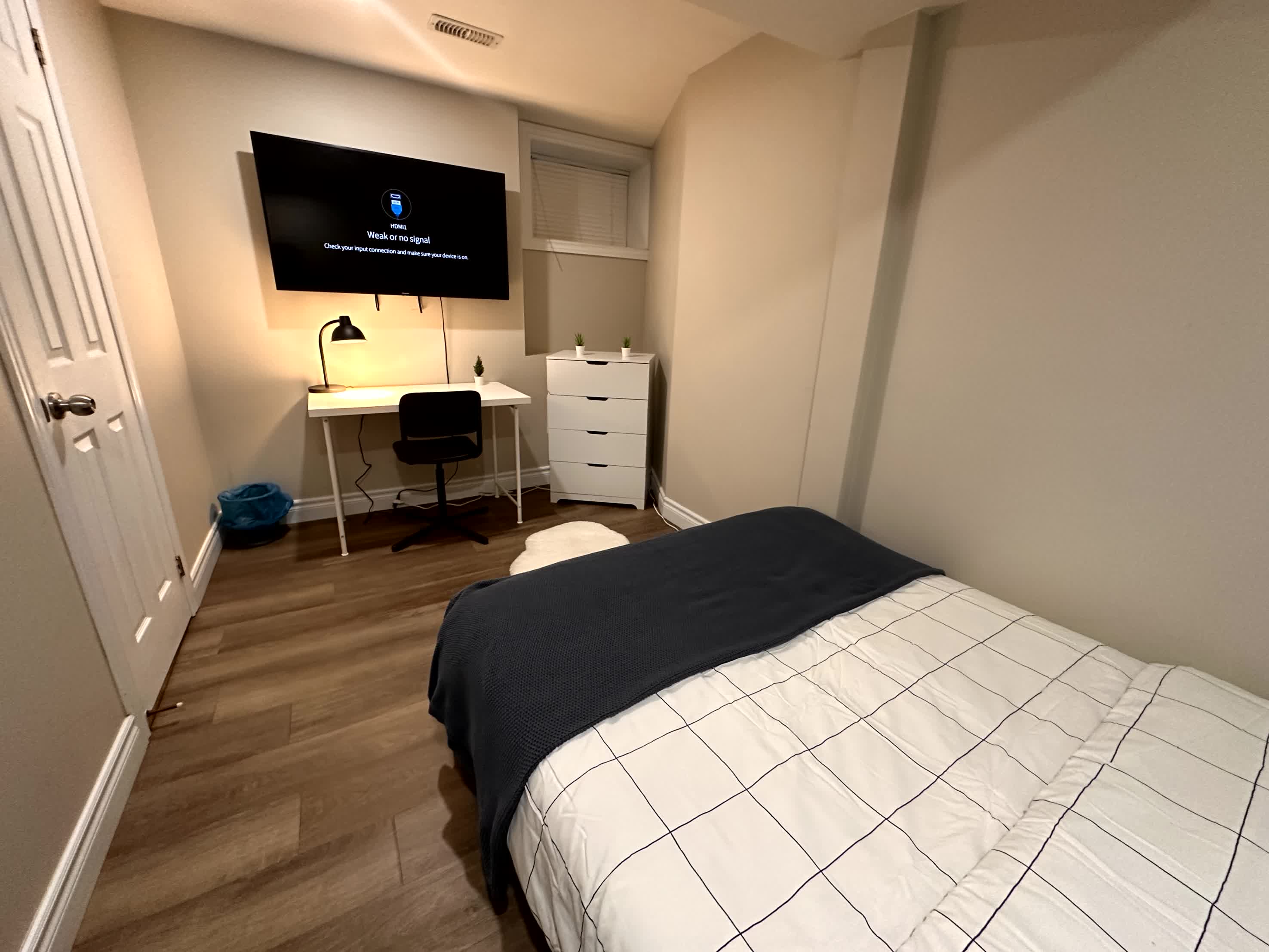 Master Bedroom-6 - Earl St -  Toronto - Downtown