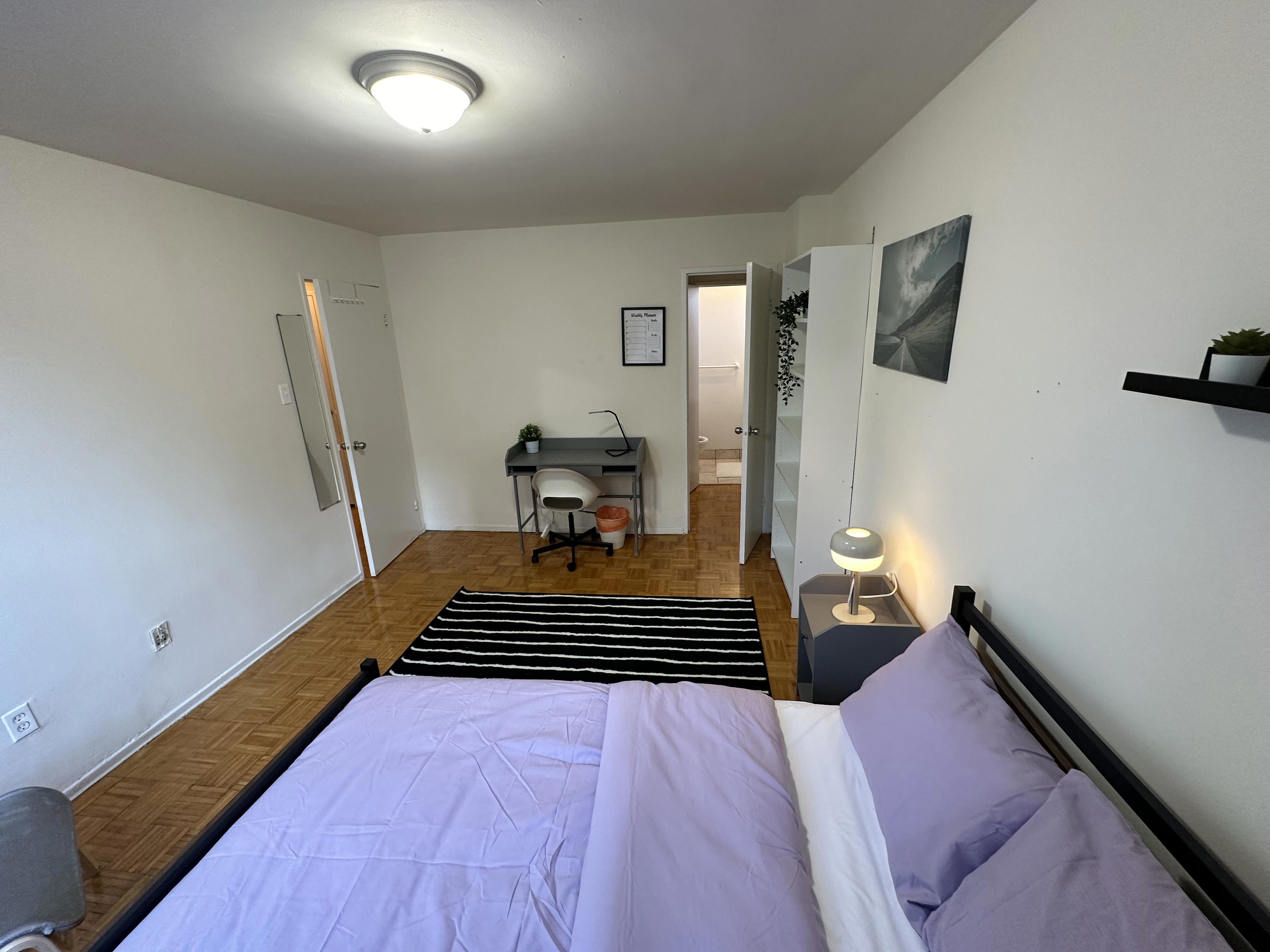 Master Room - Carlton St -  Toronto - Downtown