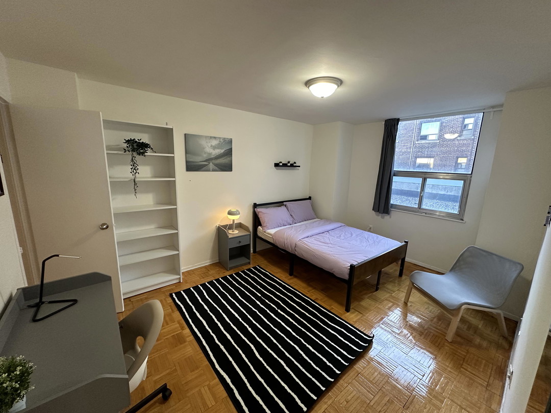 Master Room - Carlton St -  Toronto - Downtown