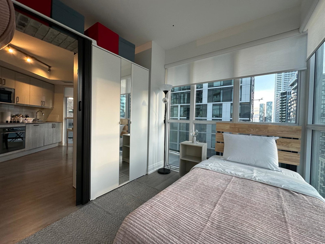 Flex Plus Room - Mutual St -  Toronto - Downtown