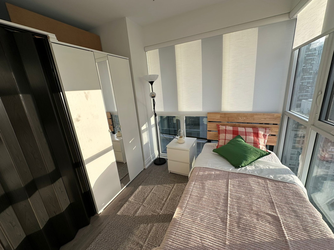 Flex Plus Room - Mutual St -  Toronto - Downtown