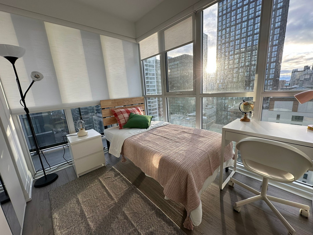 Flex Plus Room - Mutual St -  Toronto - Downtown