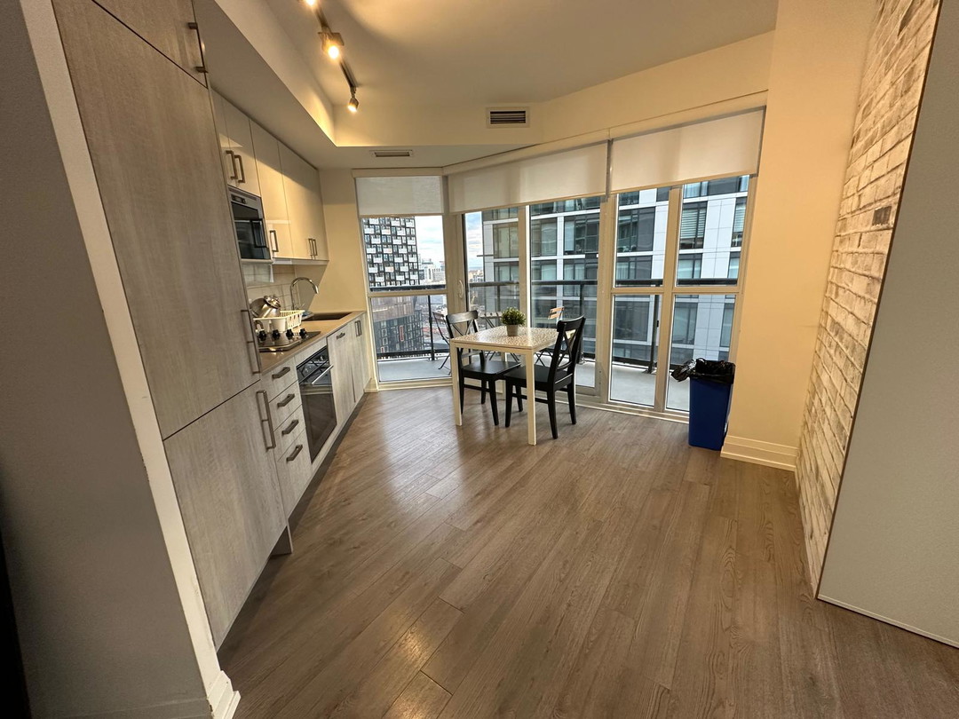Flex Plus Room - Mutual St -  Toronto - Downtown