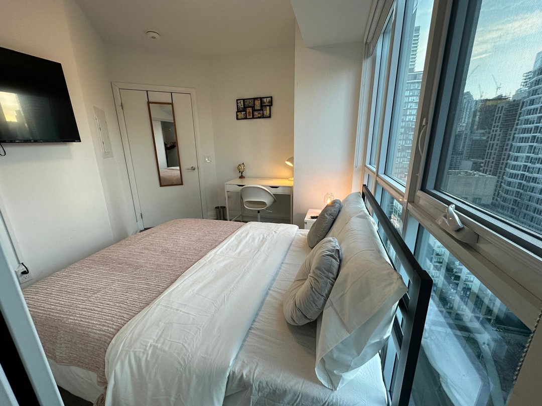 Silver Plus Room - Mutual St -  Toronto - Downtown