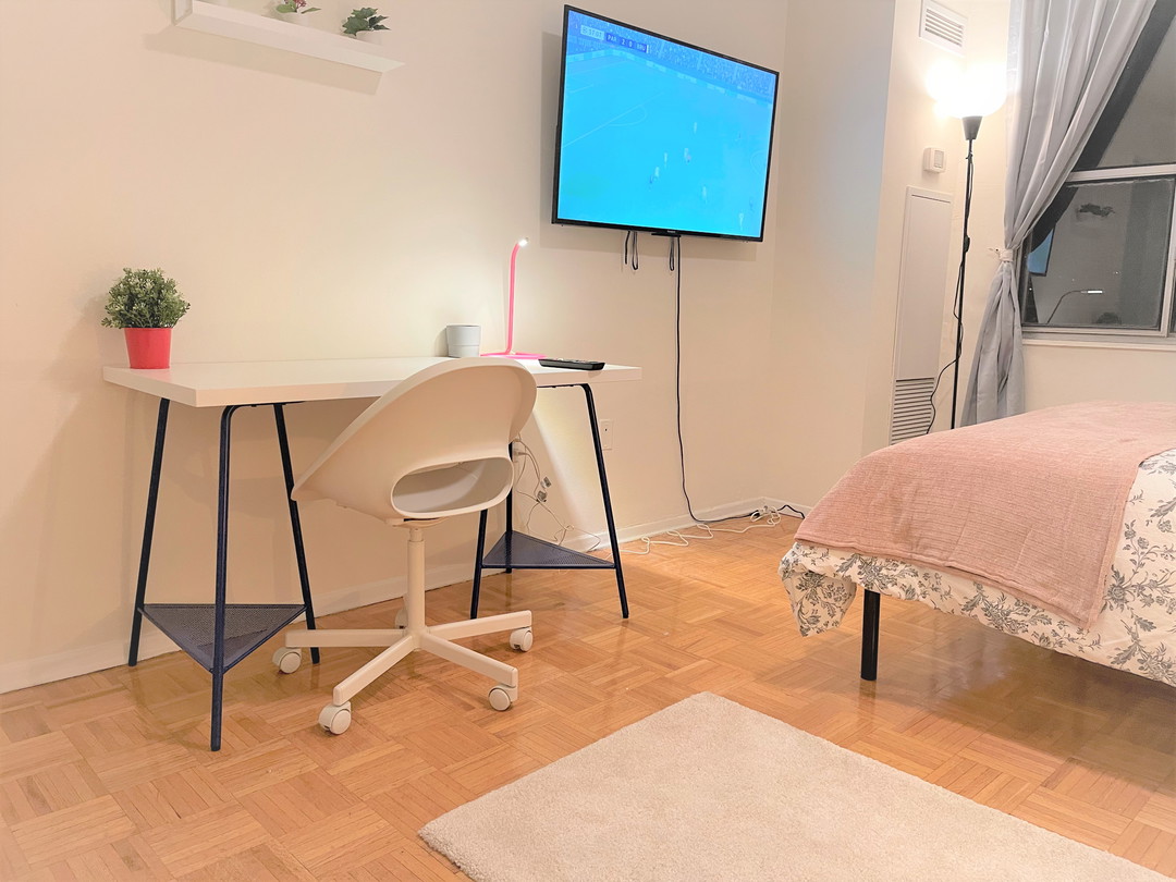 Silver Plus Room - Carlton St -  Toronto - Financial District