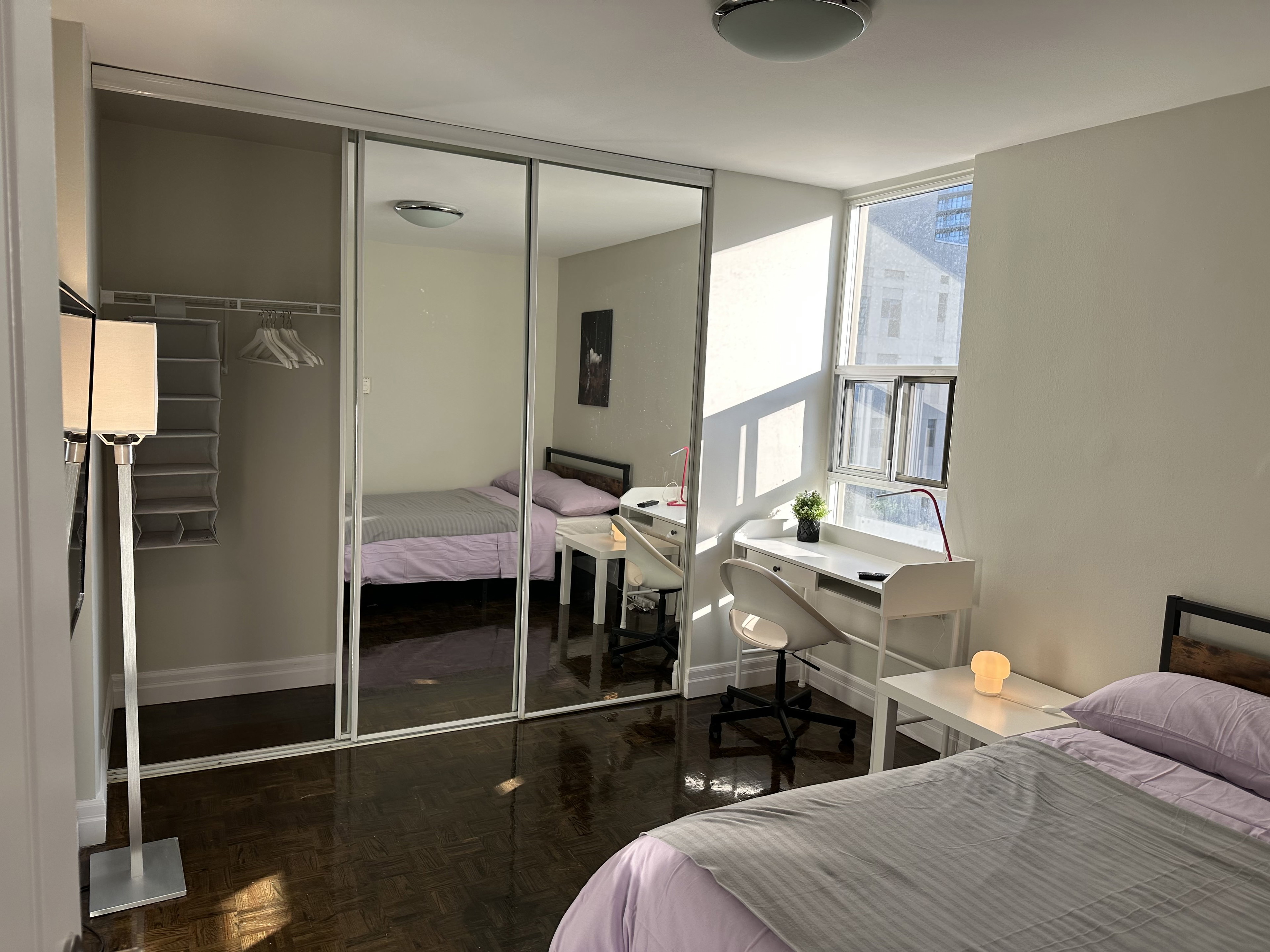 Silver Plus Room - Dundonald St -  Toronto - Financial District