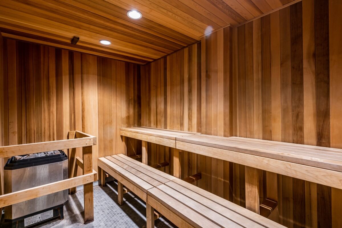 Silver   Room - Duplex Av - Toronto