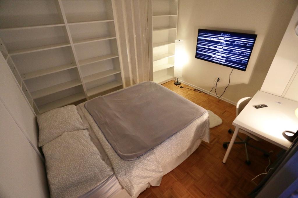 Flex Plus - Carlton St -  Toronto - Financial District