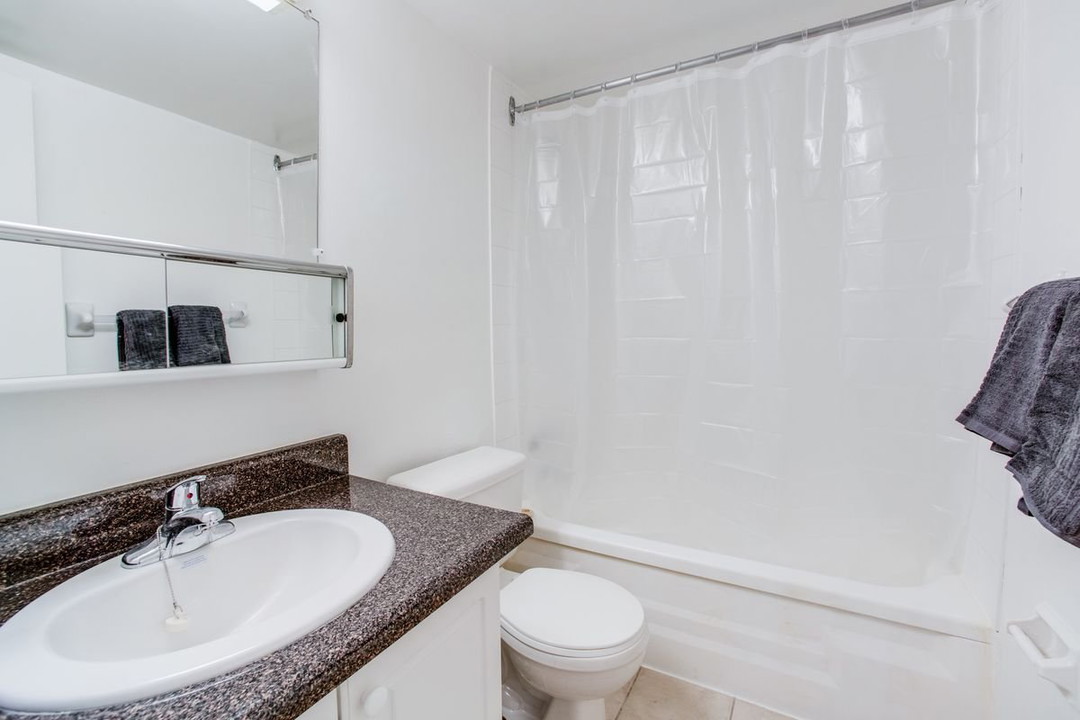 Flex Plus - Carlton St -  Toronto - Financial District