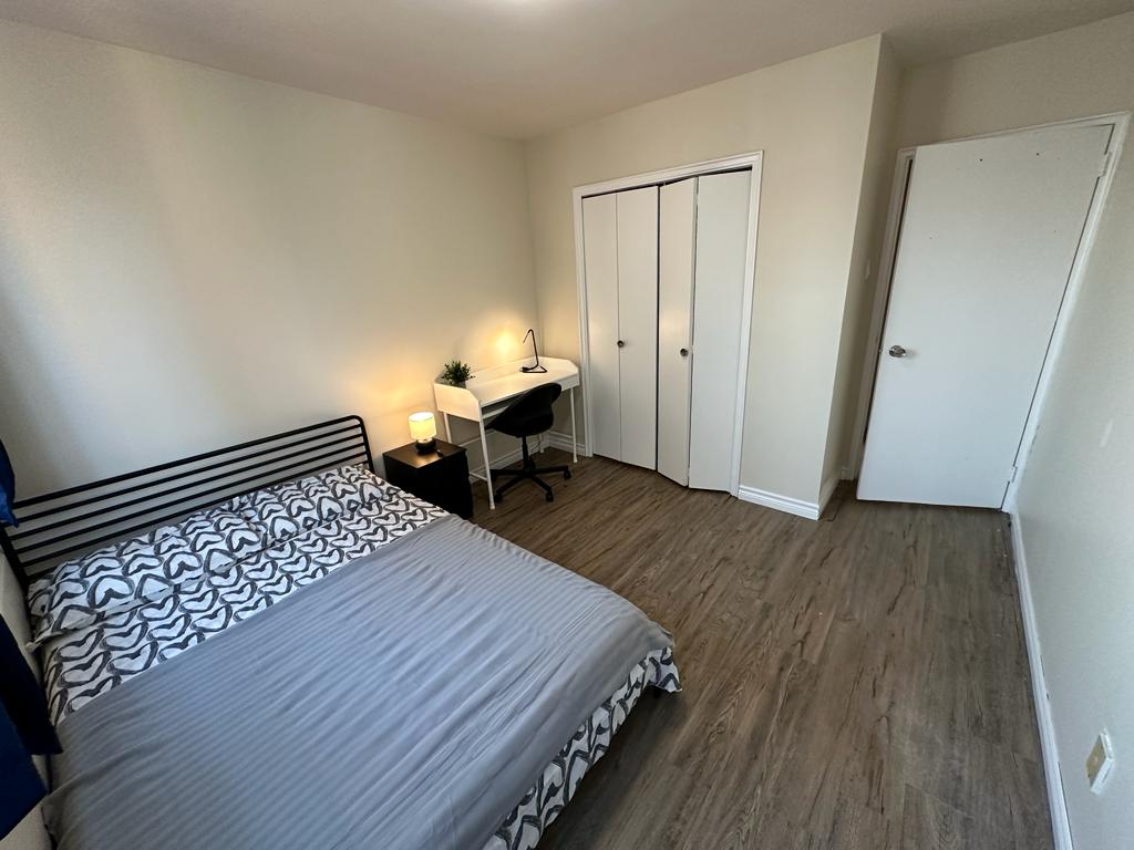 Silver Room - 200 Elm St -  Toronto - Financial District