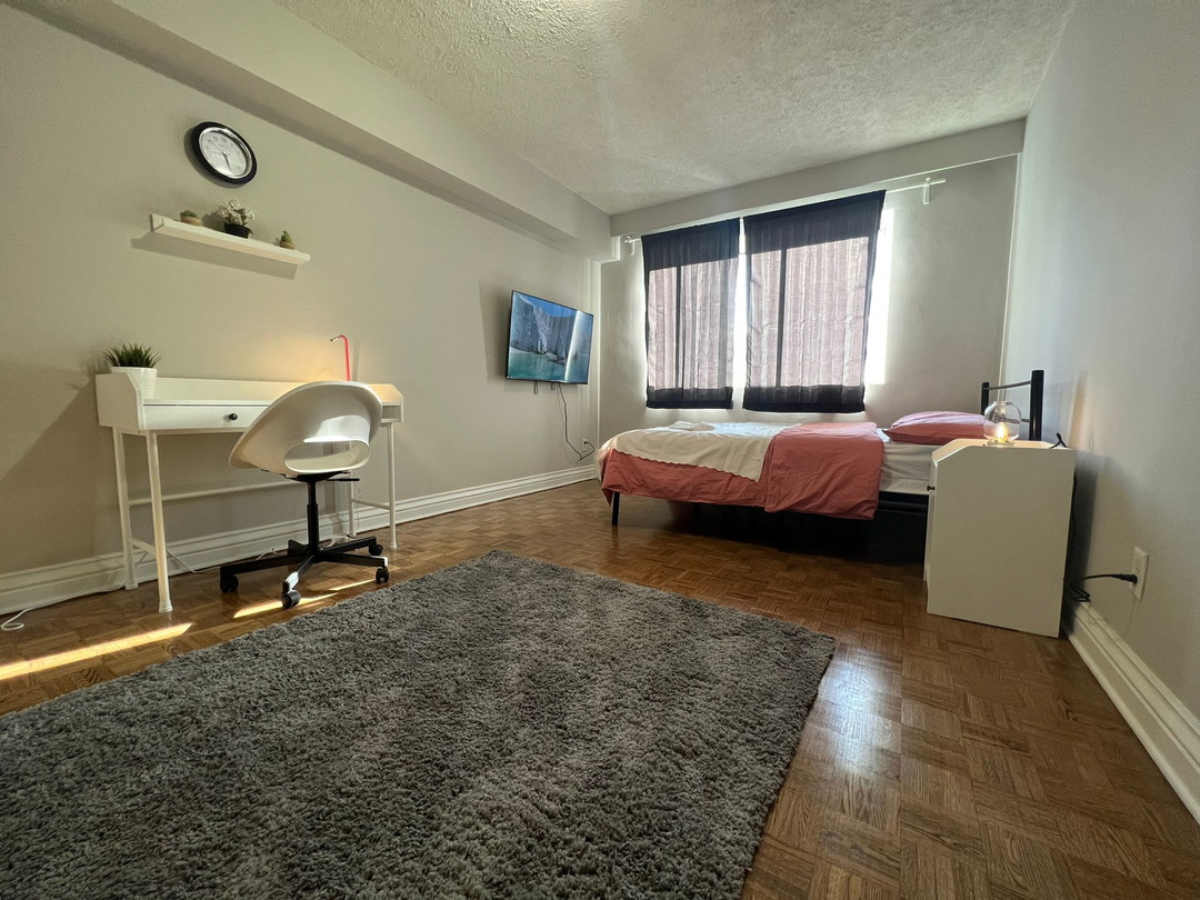 Silver Plus Room - Drummond St - Montreal