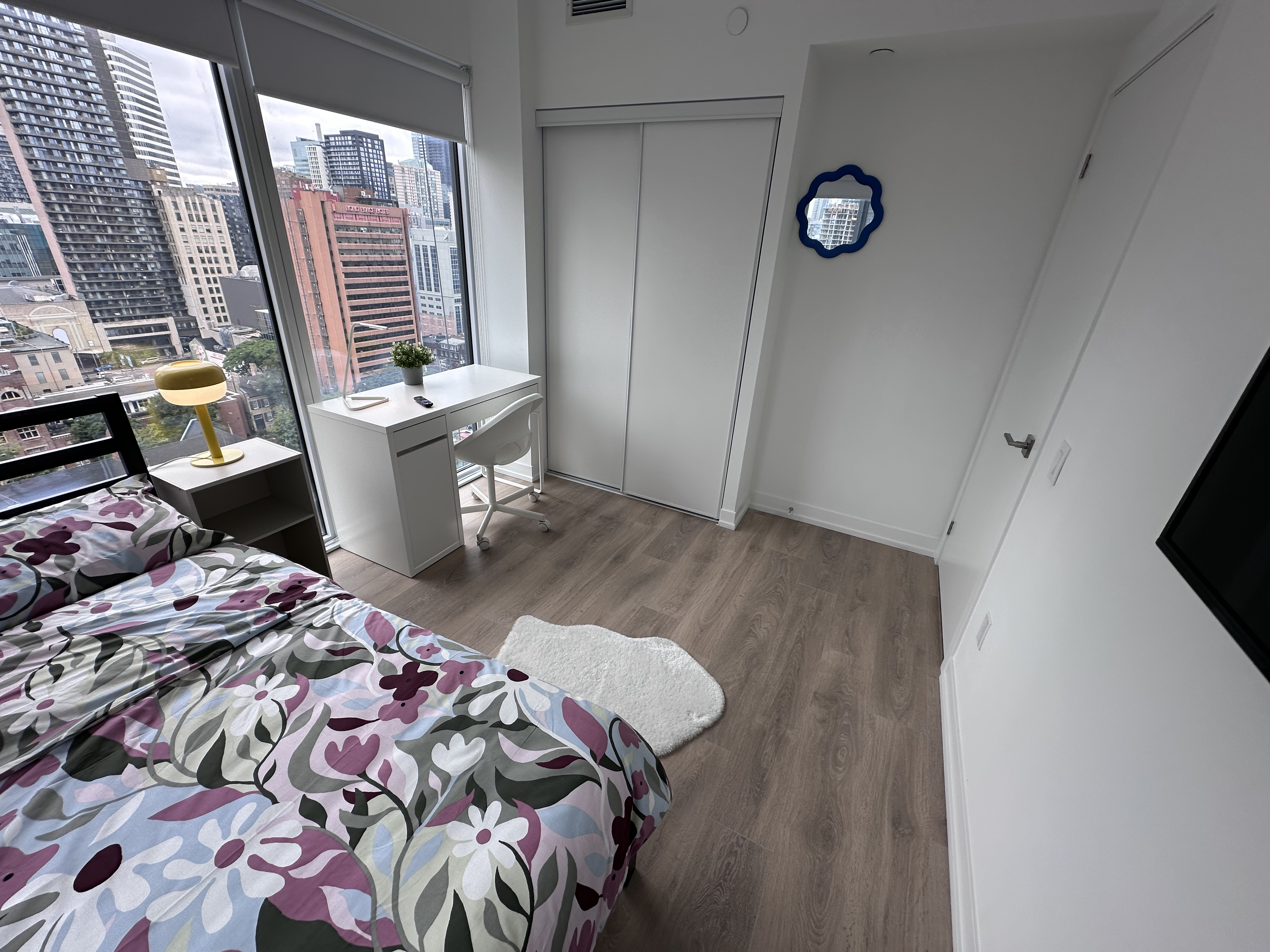 Silver Plus Room - Dalhousie -  Toronto - Financial District