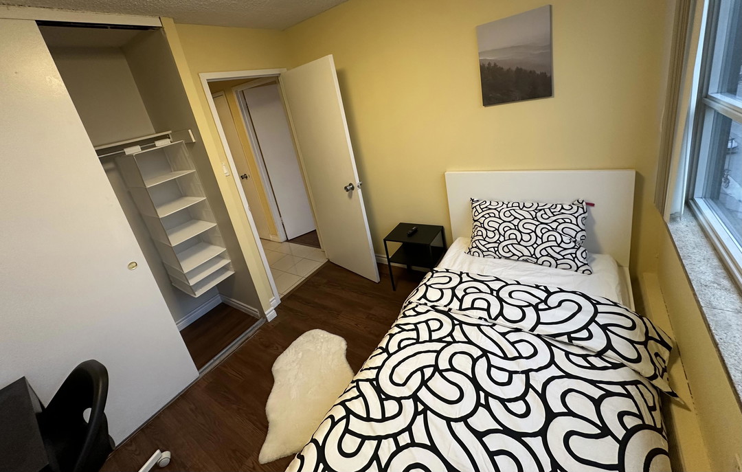 Silver Room - 222 Elm St -  Toronto - Financial District
