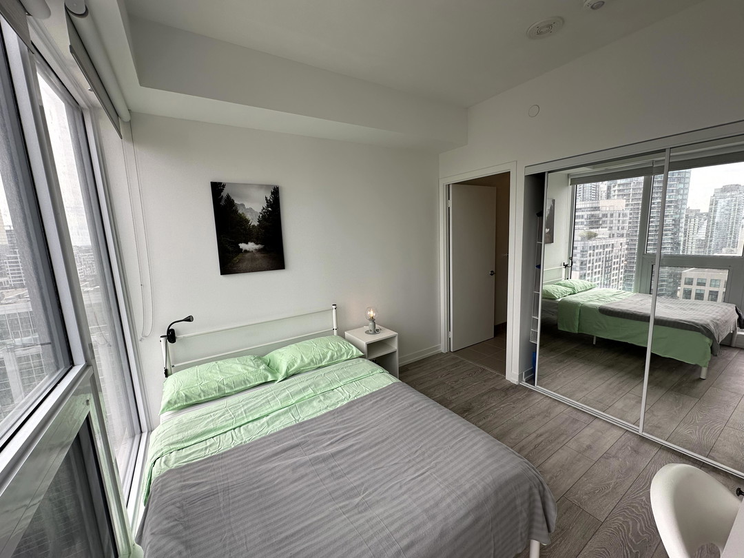 Master Room - Mercer Street - Toronto