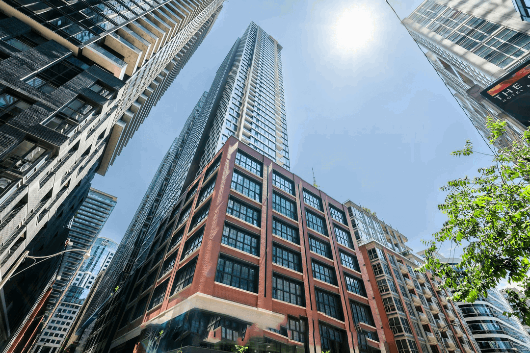 Master Room - Mercer Street - Toronto