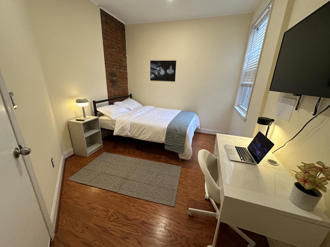 Silver Plus Room 2 - Florida Ave  - Washington DC