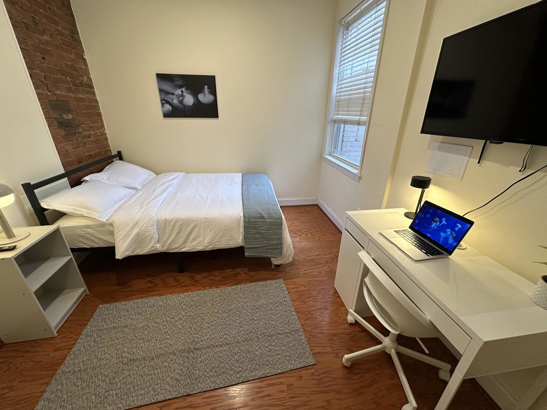 Silver Plus Room 2 - Florida Ave  - Washington DC