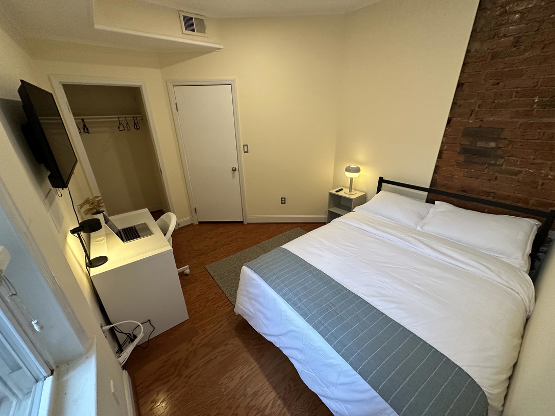 Silver Plus Room 2 - Florida Ave  - Washington DC