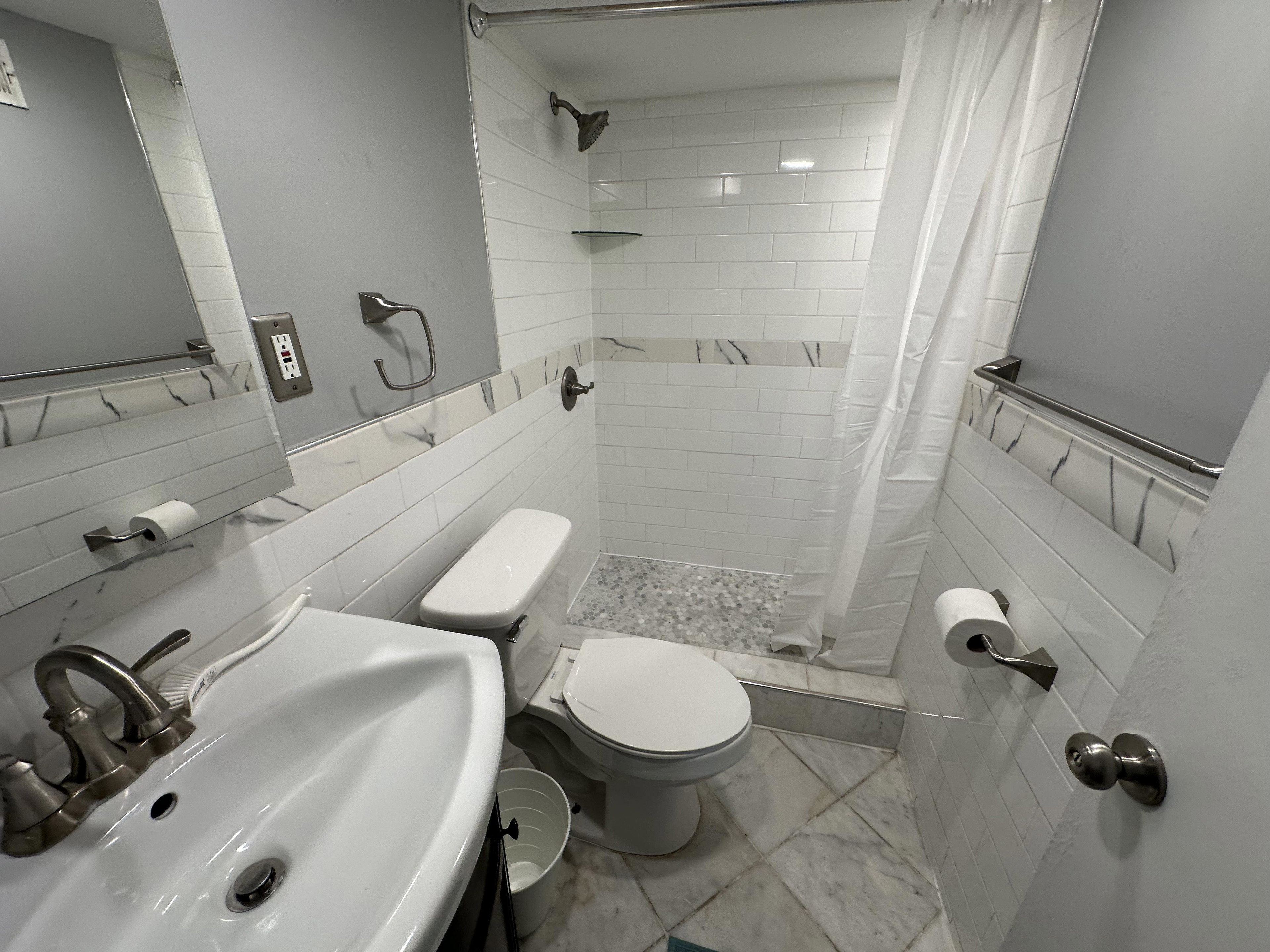 Silver Room 4 - Florida Ave  - Washington DC