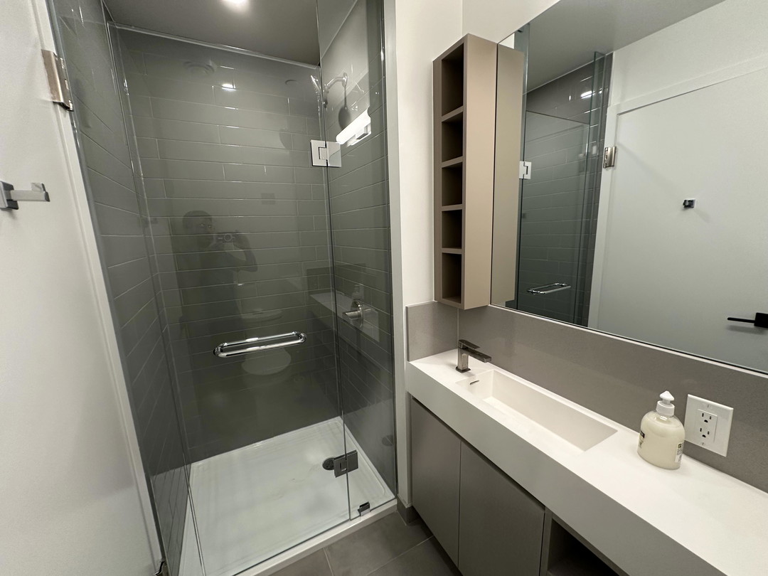 Silver Plus Room - Jarvis St - Toronto