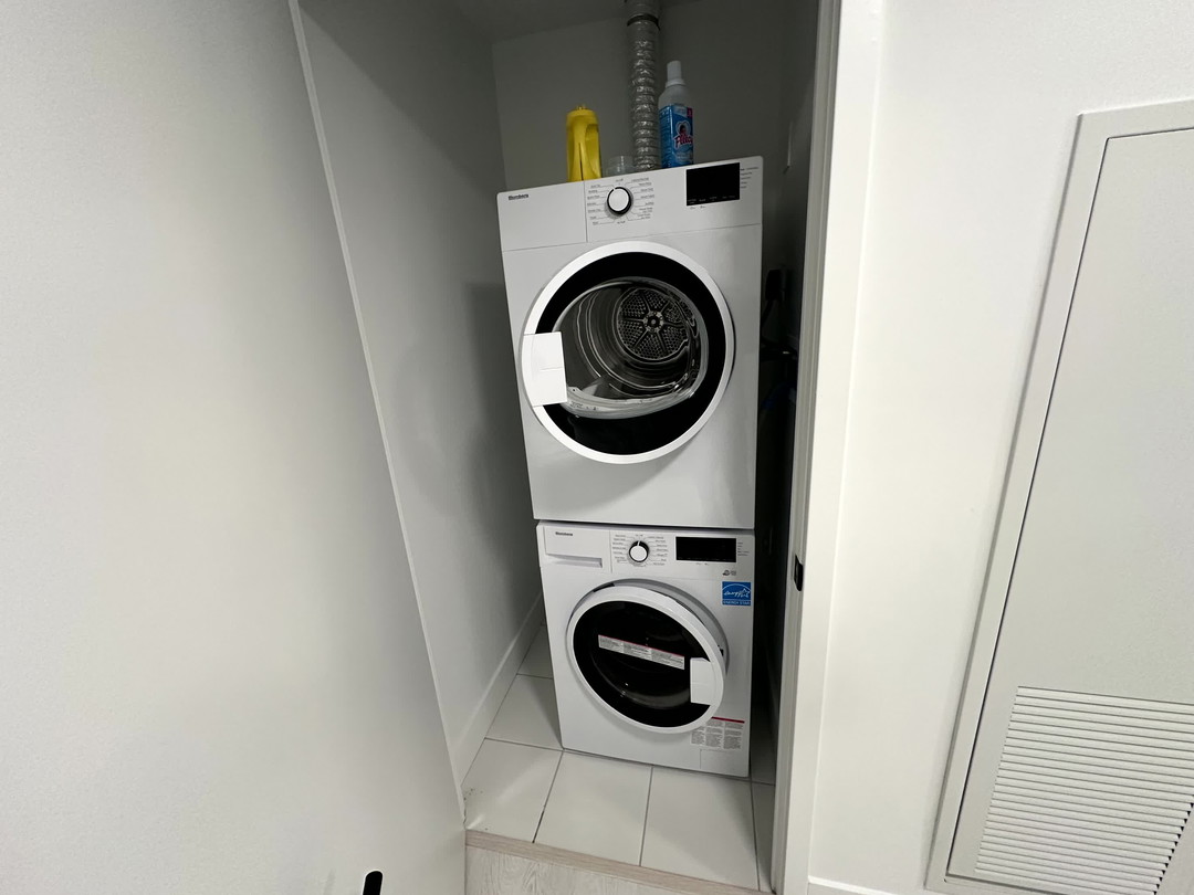Silver Plus Room - Jarvis St - Toronto