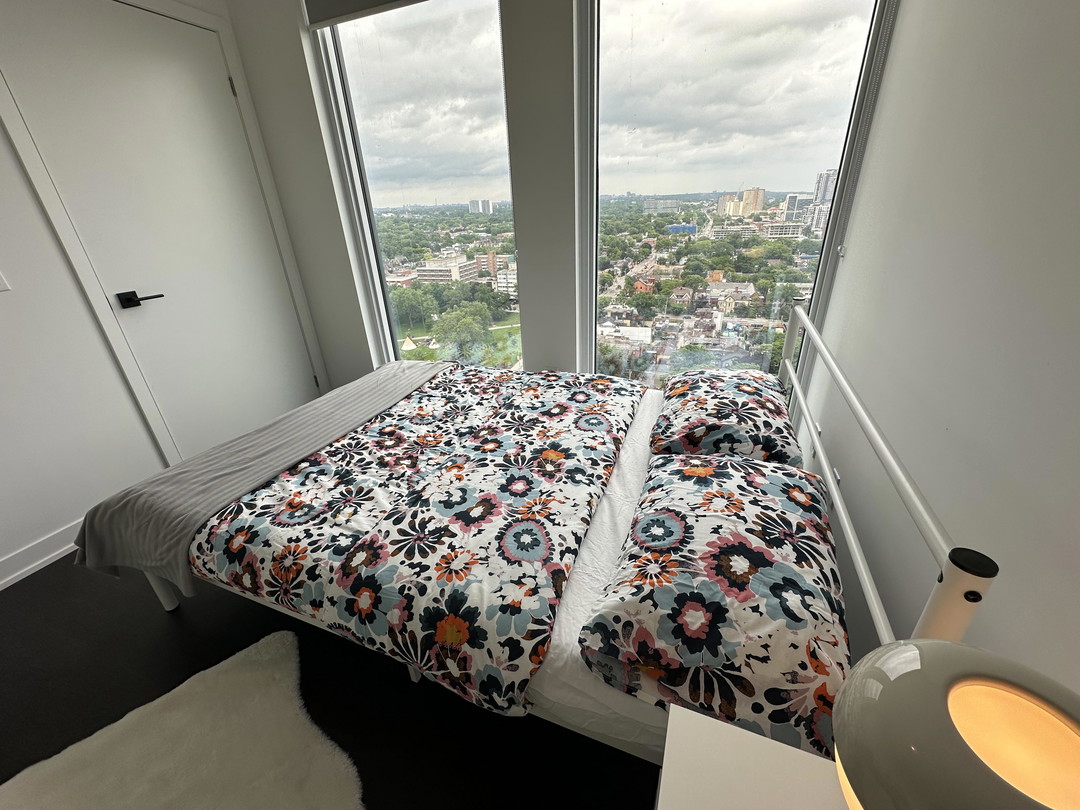 Master Bedroom - Jarvis St - Toronto
