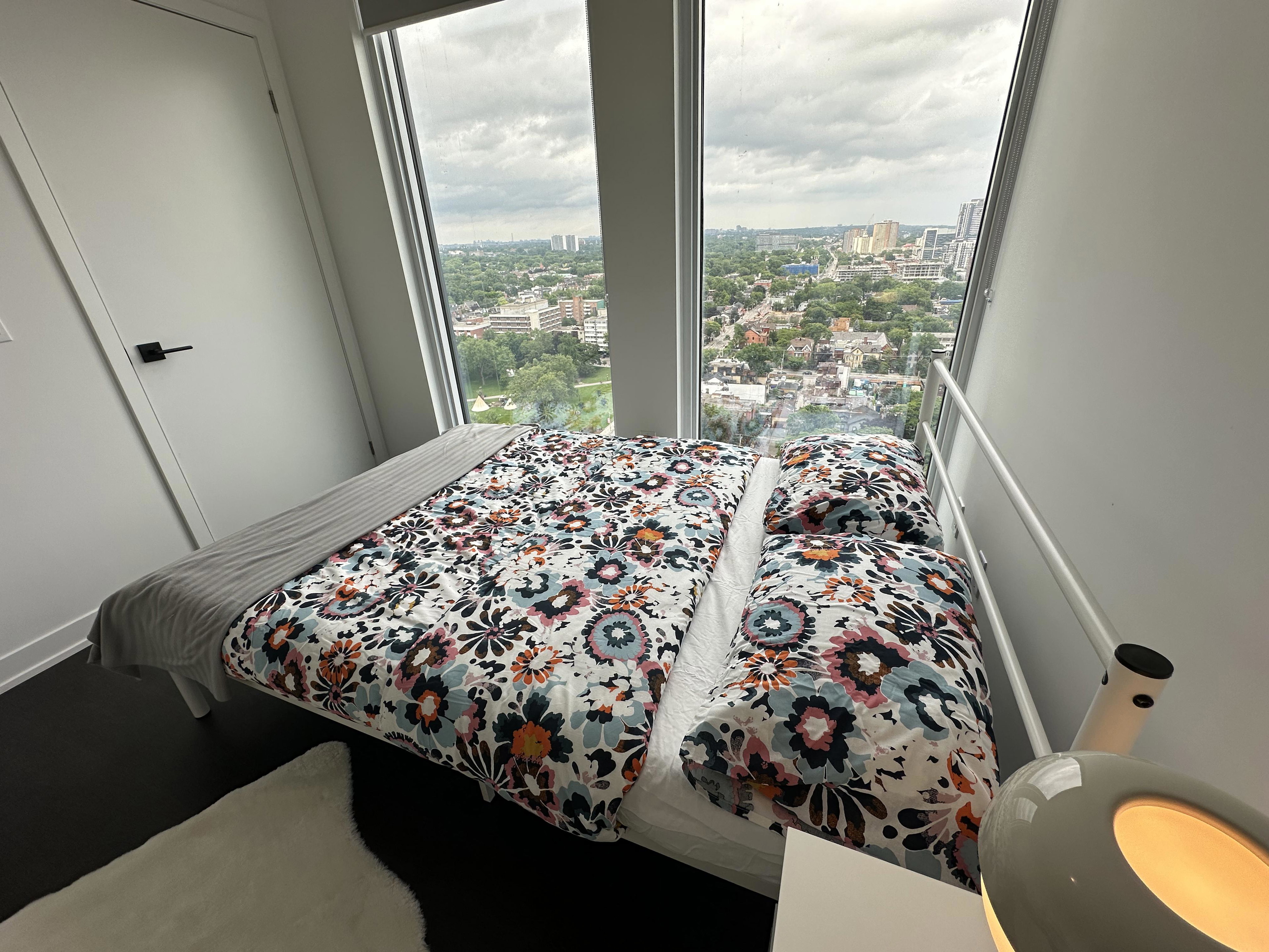 Master Bedroom - Jarvis St - Toronto