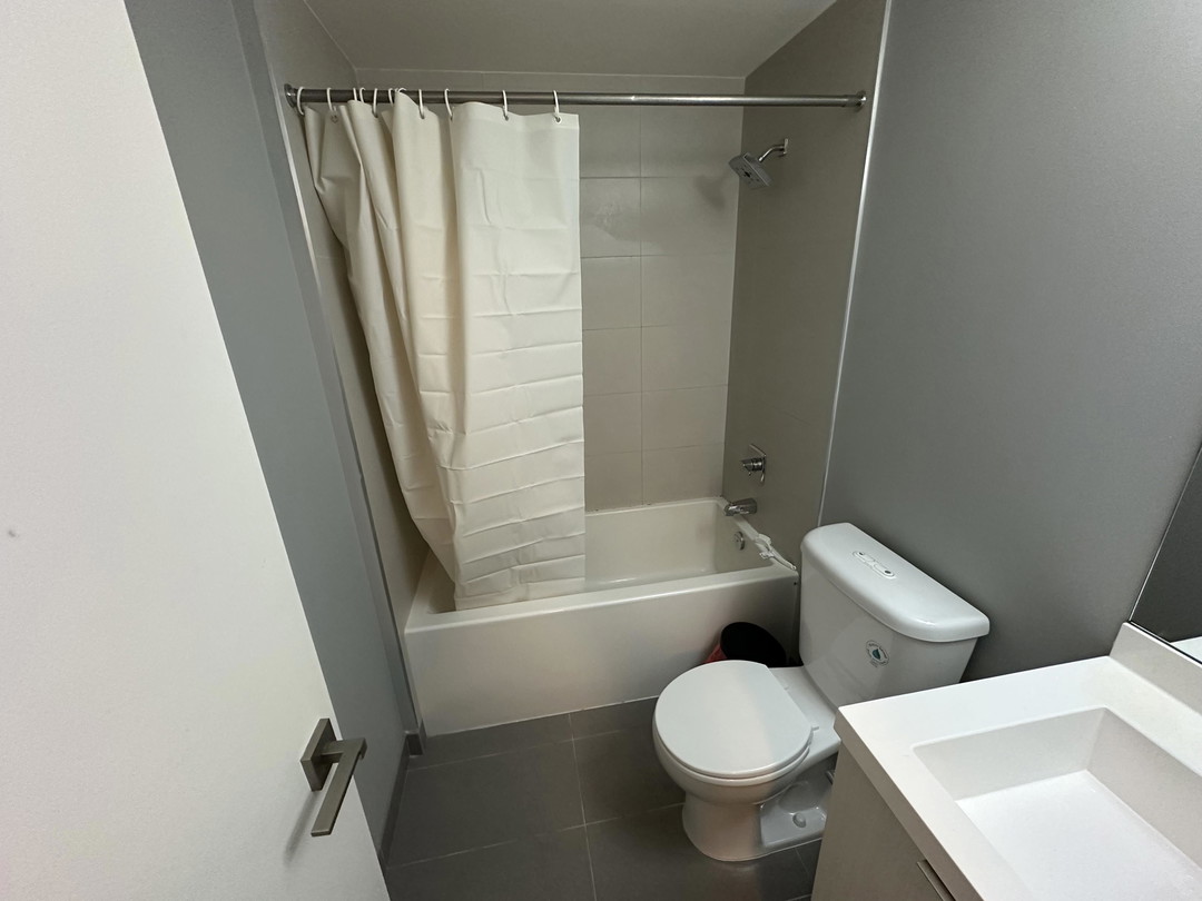Silver Plus Room - McGill St -  Toronto - Financial District