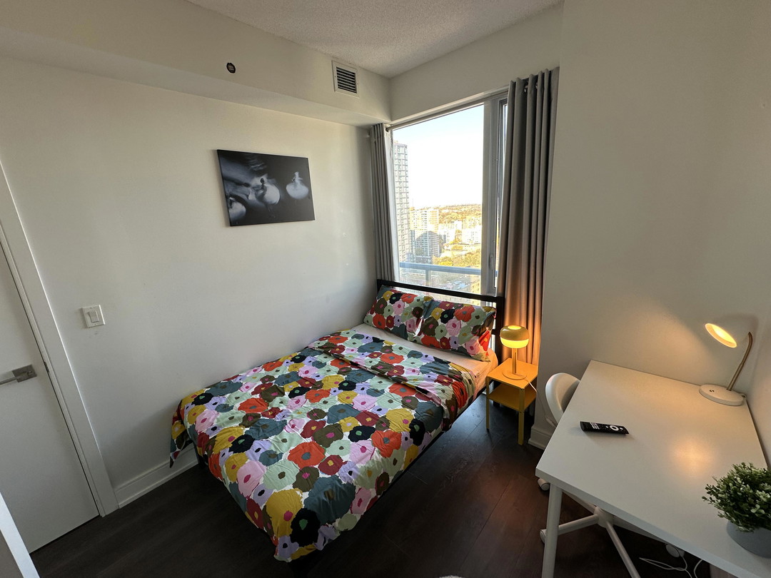 Silver Plus Room - McGill St -  Toronto - Financial District