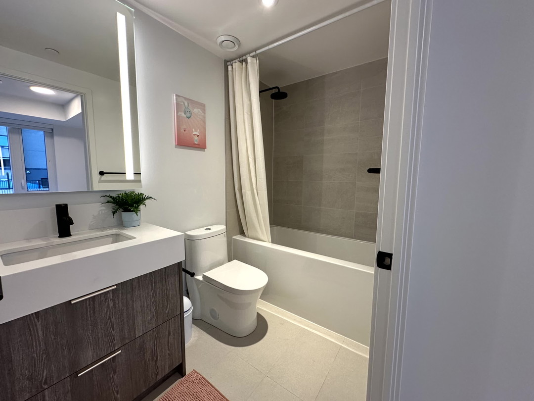 Master Bedroom - Jarvis Street - Toronto